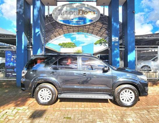 TOYOTA HILUX 3.0 SRV 4X4 CD 16V TURBO INTERCOOLER DIESEL 4P AUTOMÁTICO